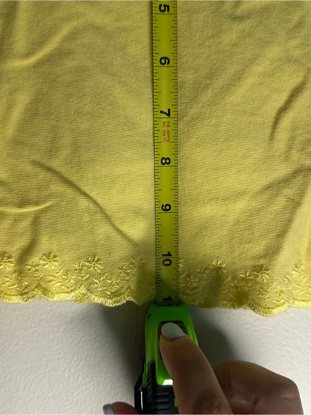 VTG/Y2K The Children’s Place Girls 12M Yellow Embroidered Floral Trim T-Shirt